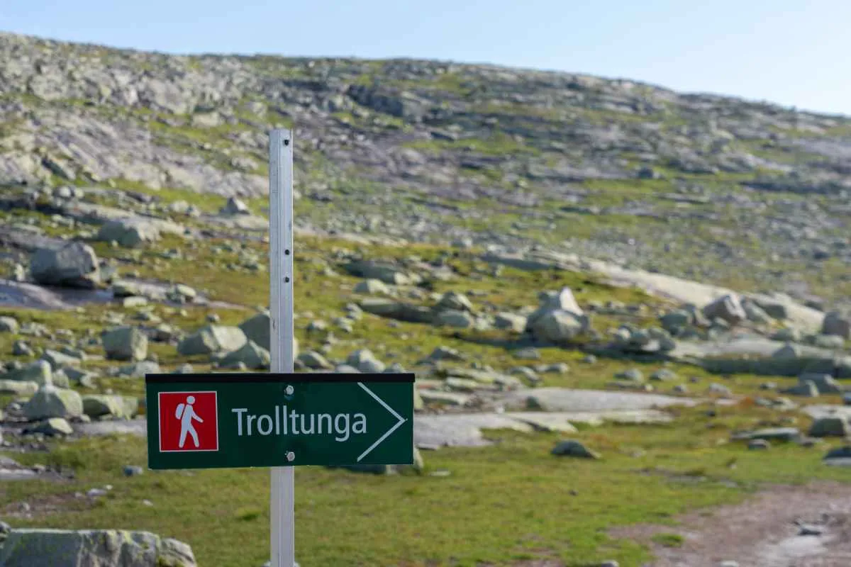 hike to trolltunga
