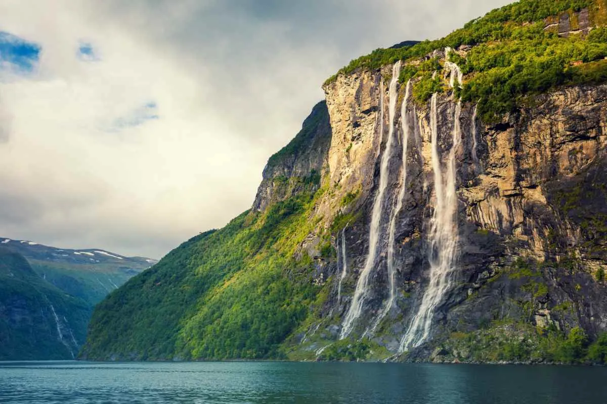 Seven Sisters waterfall