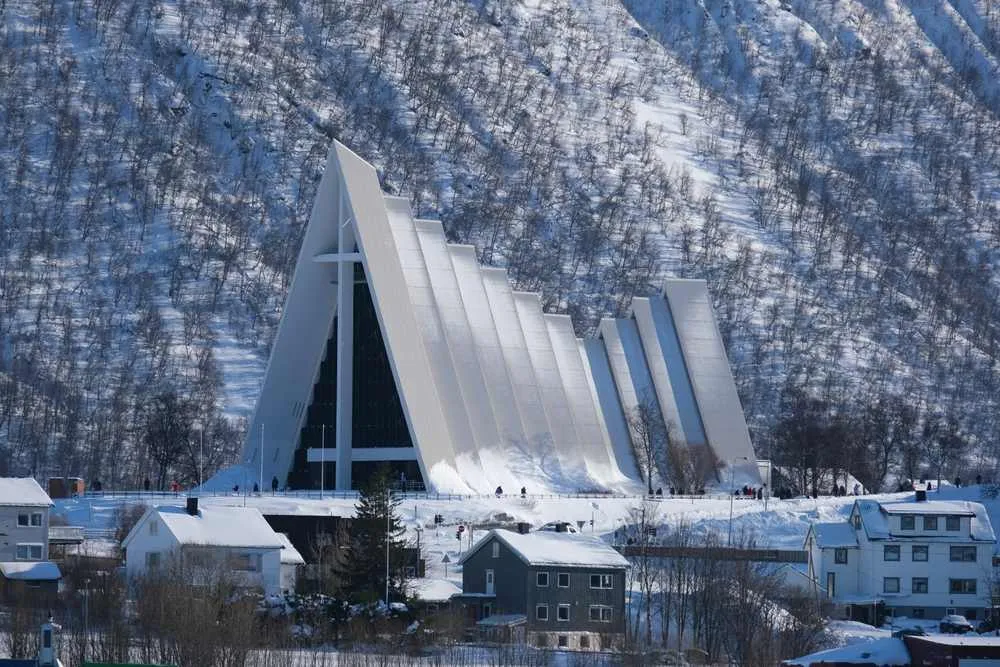 Exploring the Arctic Cathedral: Tromsø's Ishavskatedralen Marvel