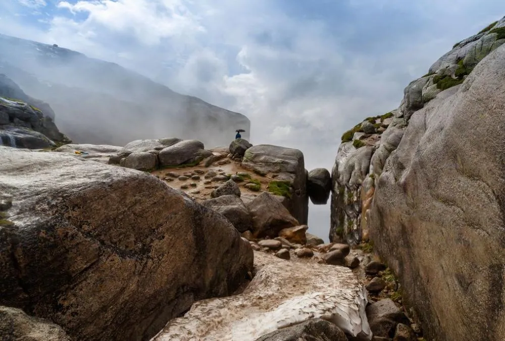 Kjeragbolten in Norway