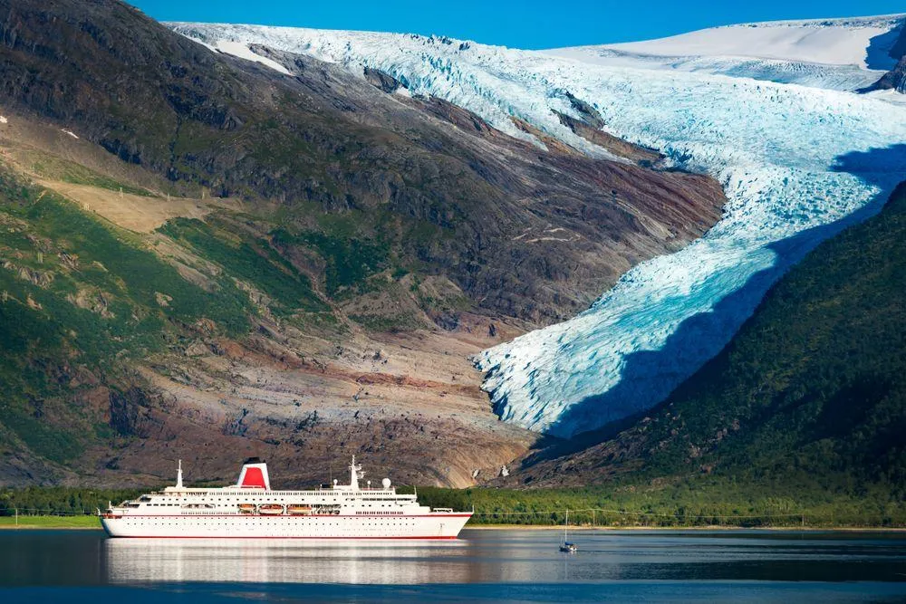 Complete Traveler’s Guide to Svartisen Glacier