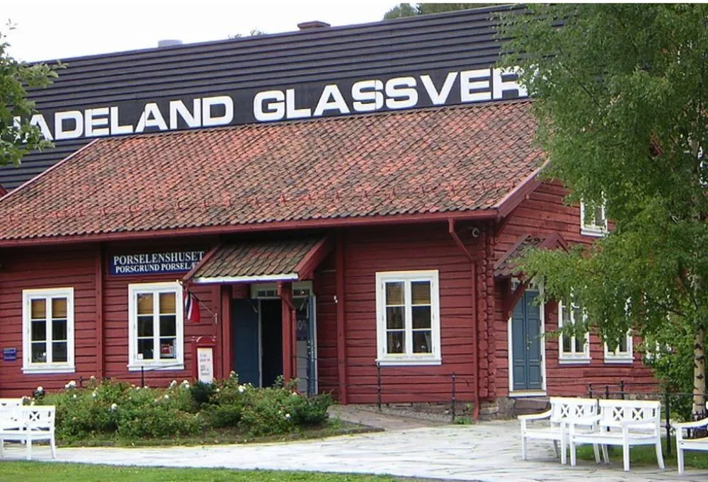 Crafting Elegance: A Journey Through the Art of Hadeland Glasswork
