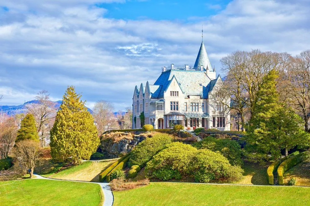 Gamlehaugen Castle in Norway Travel Guide