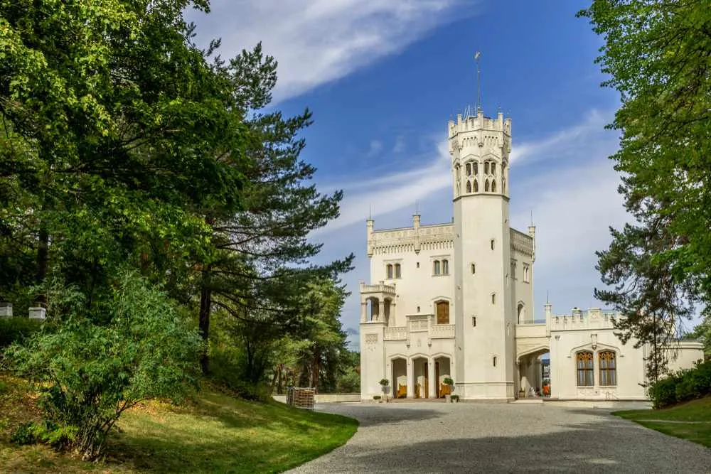 Complete Guide to Oscarshall Castle in Norway