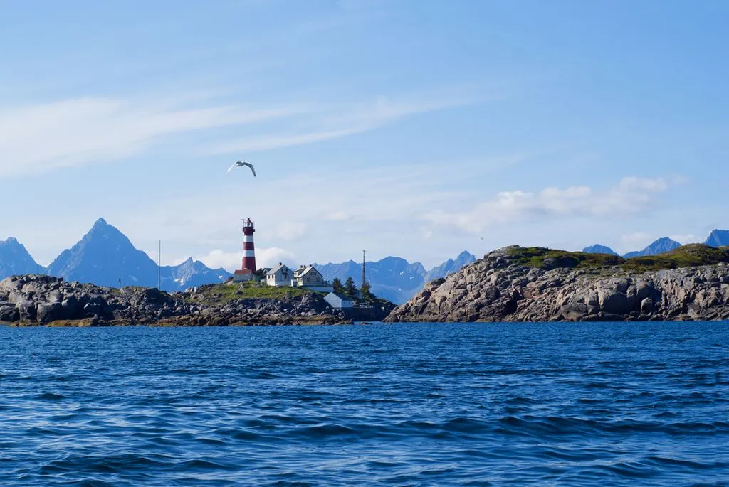 571 skrova lighthouse