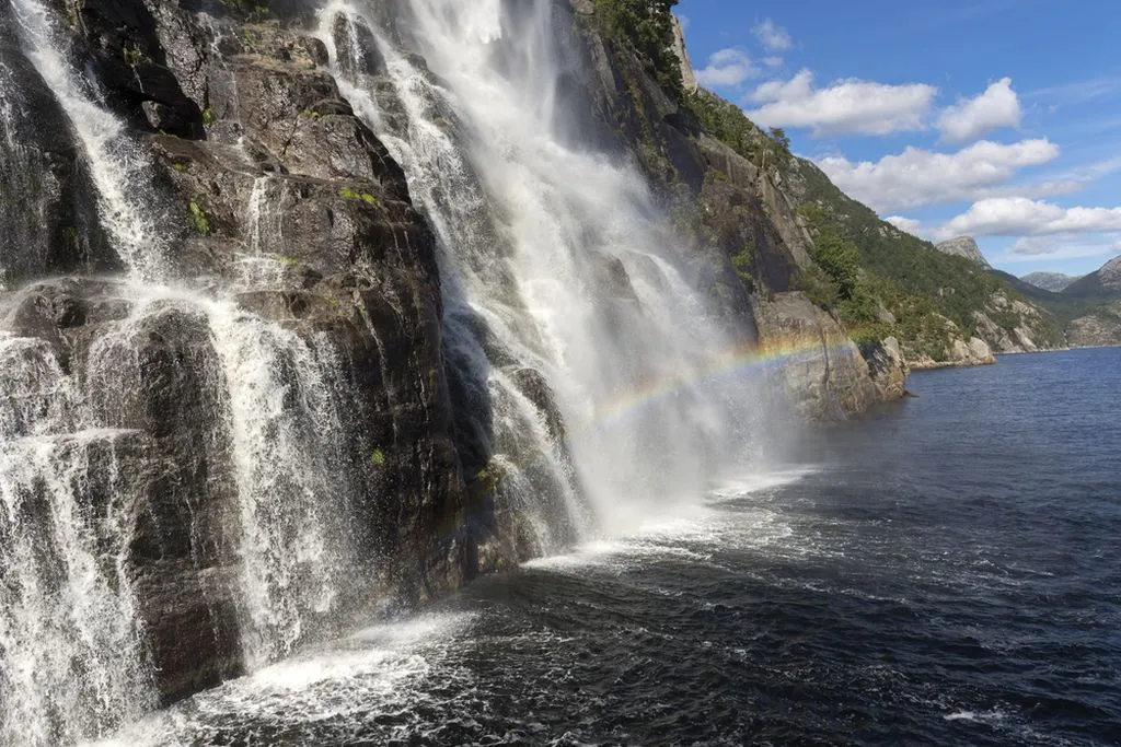 Visiting Hengjanefossen Waterfall