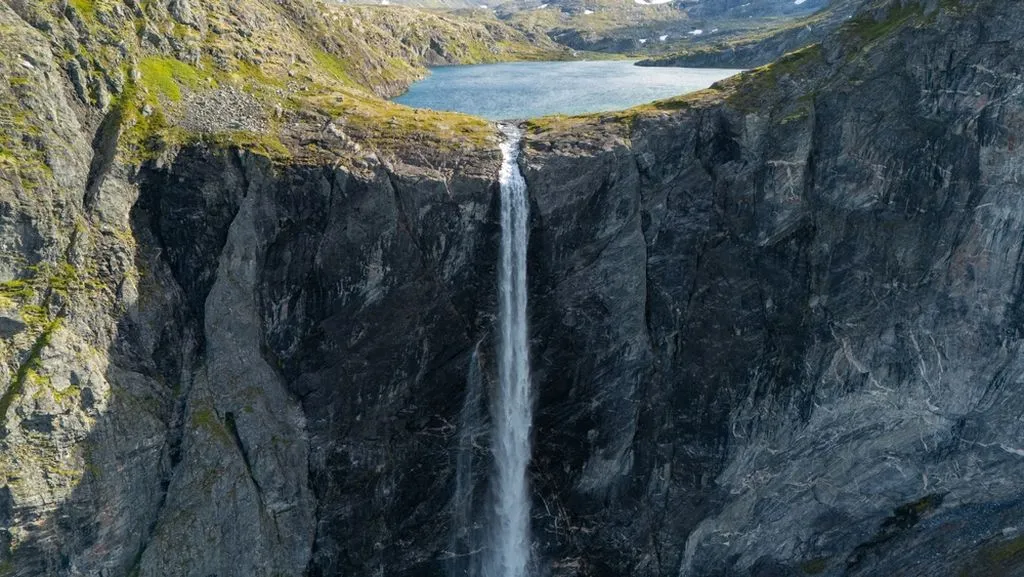 Plan Your Visit to Mardalsfossen Waterfall in Norway Today