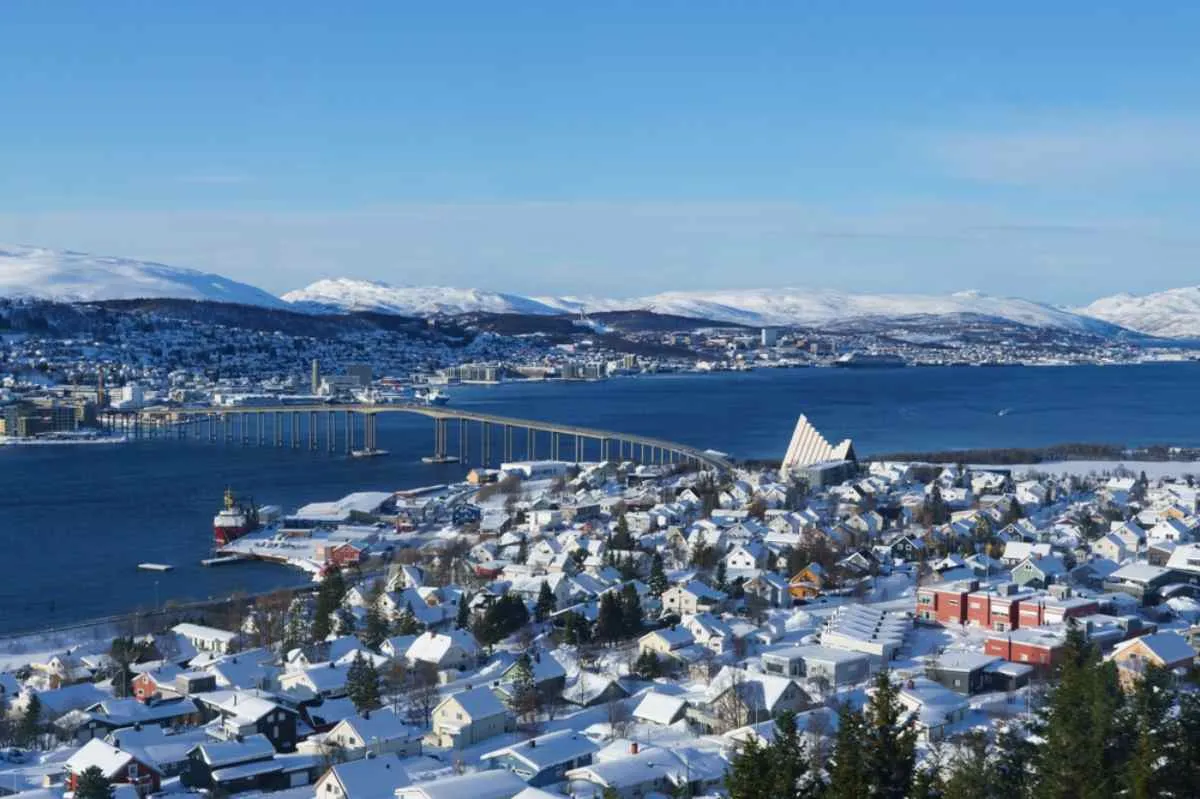 Driving the Arctic Highway in Norway with a Campervan: A Comprehensive Guide