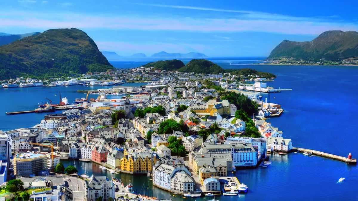 Camping in Alesund: Top 10 Campsites in Alesund