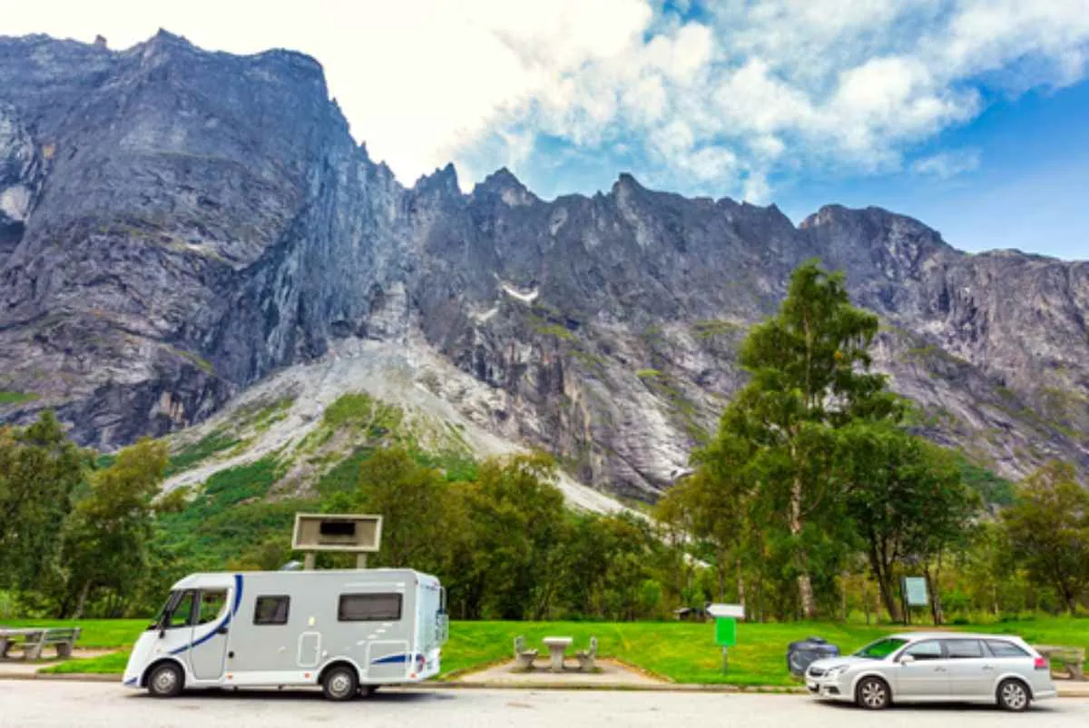 Campervan vs Car Rental in Norway: Which Is Better for Your Trip?