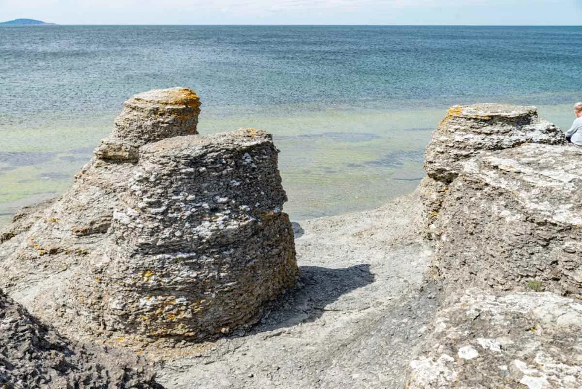 Plan détaillé de quelques rochers situés près de la mer, sur l'île suédoise d'Öland.