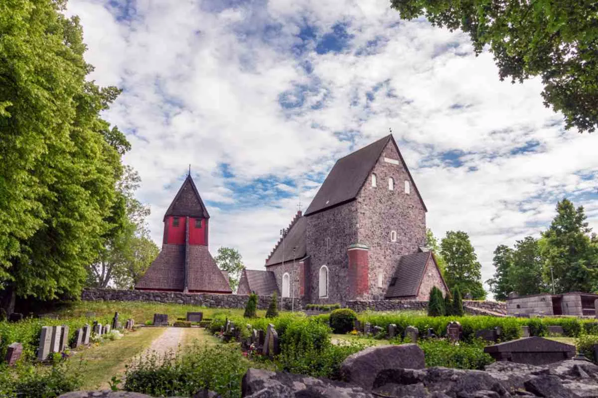 El legado vikingo de Uppsala: explorando el corazón histórico de la Suecia vikinga