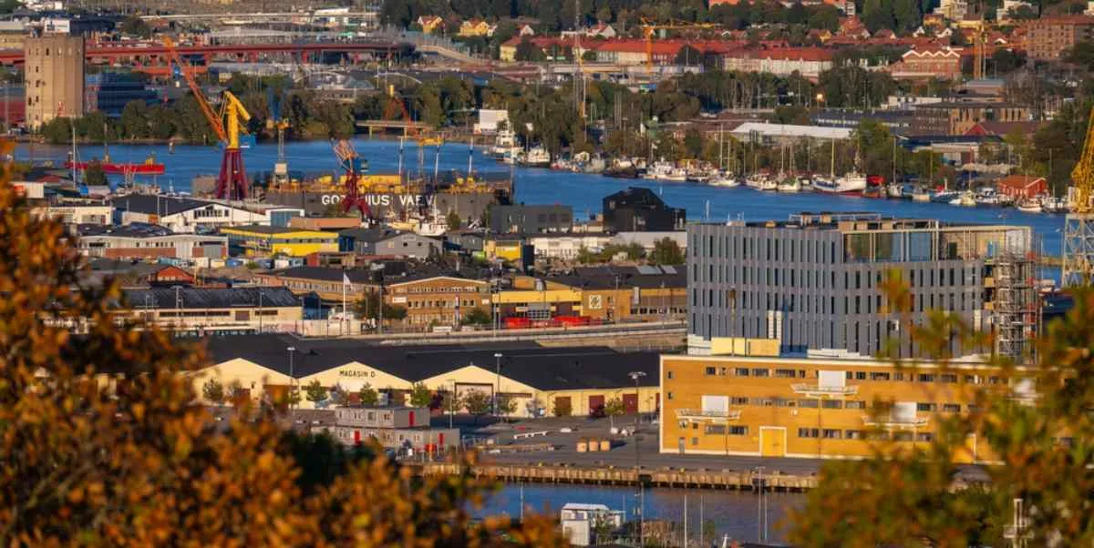 Vue sur la zone industrielle de Ringön et le port de Göteborg