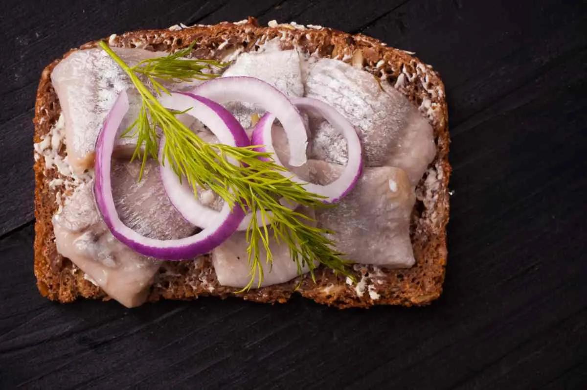 Quelle est l'odeur du surströmming ?