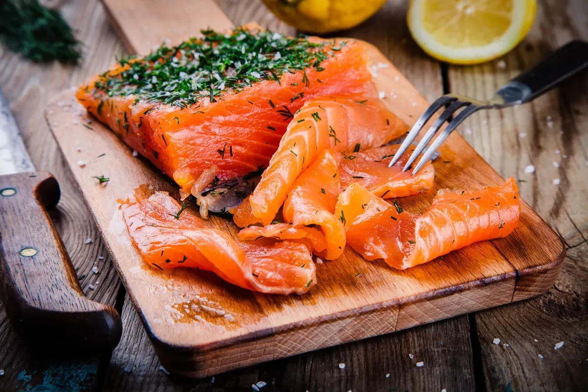 Salmón gravlax