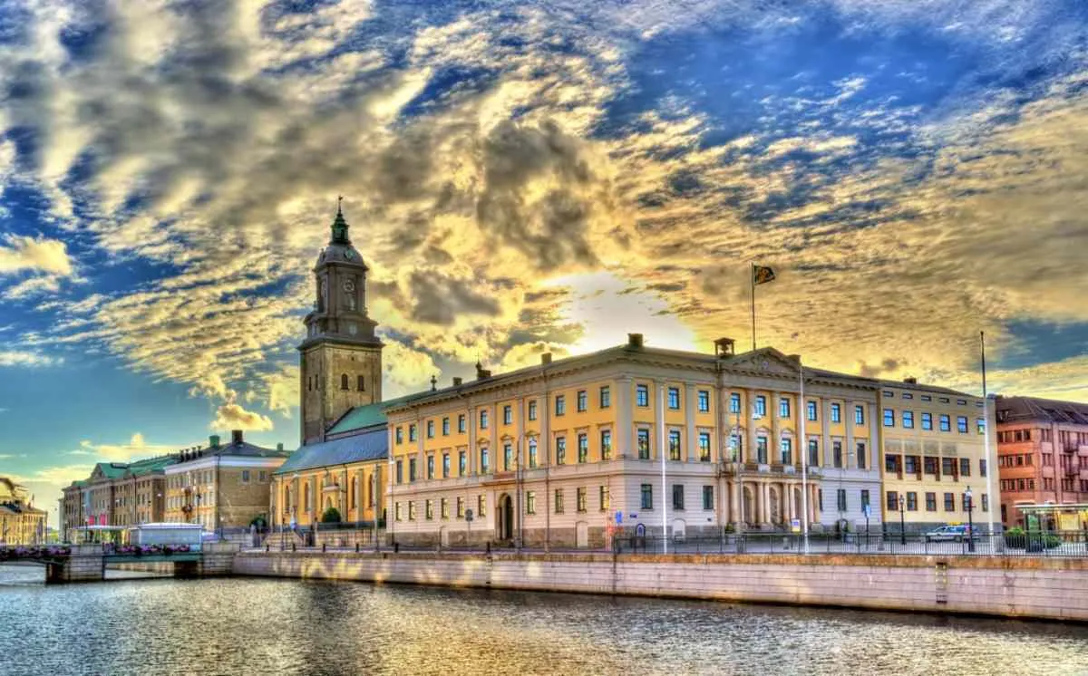Vista del municipio di Göteborg dal fiume al tramonto