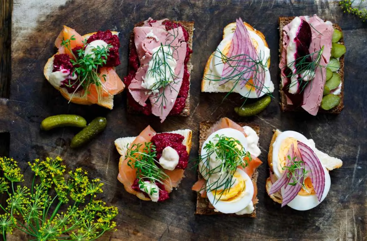 Les délices du smorgasbord : une tradition culinaire suédoise