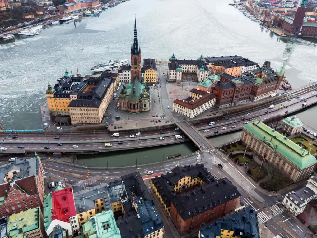 Vue aérienne prise par drone du centre-ville de Stockholm