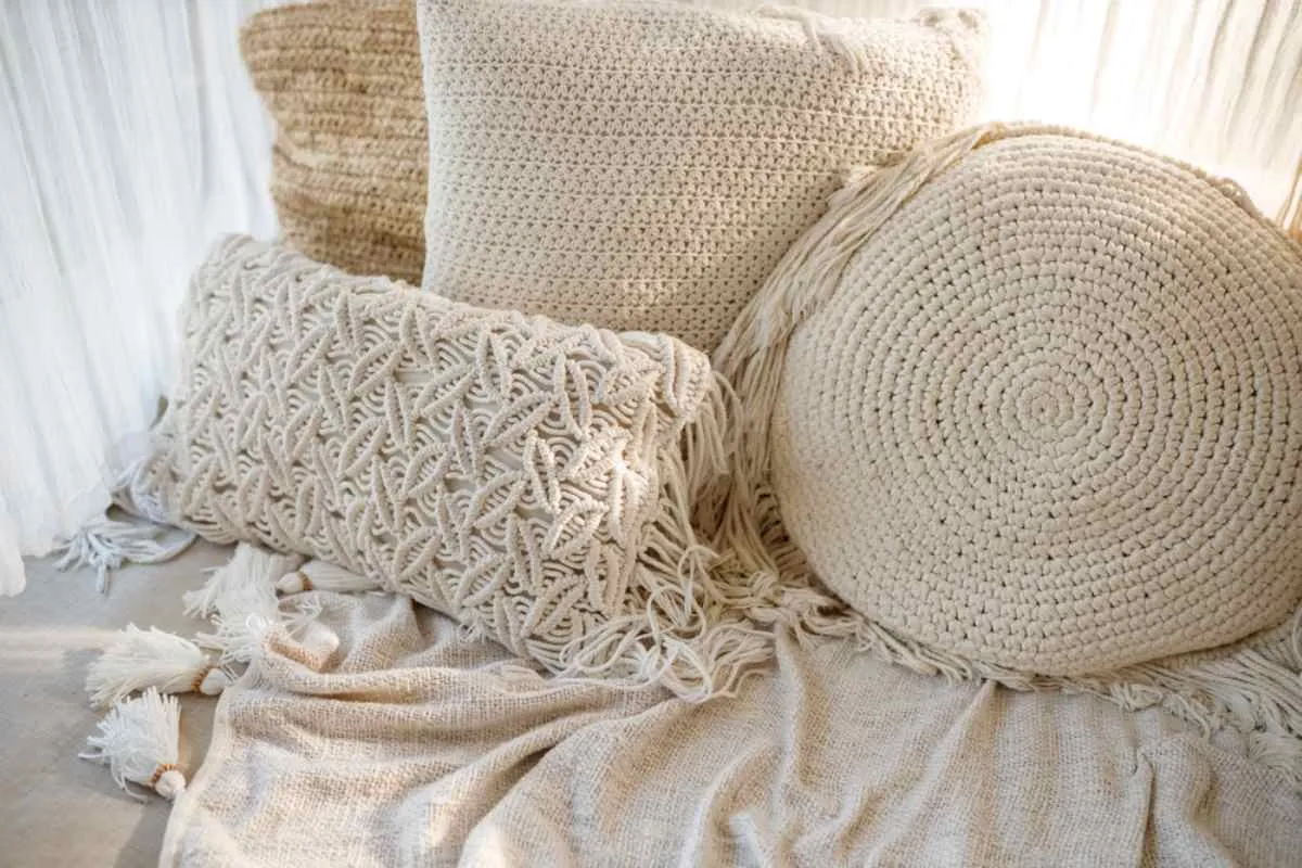 Tejidos de macramé con motivos geométricos