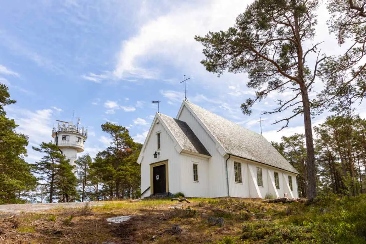La capilla blanca de Sandhamn
