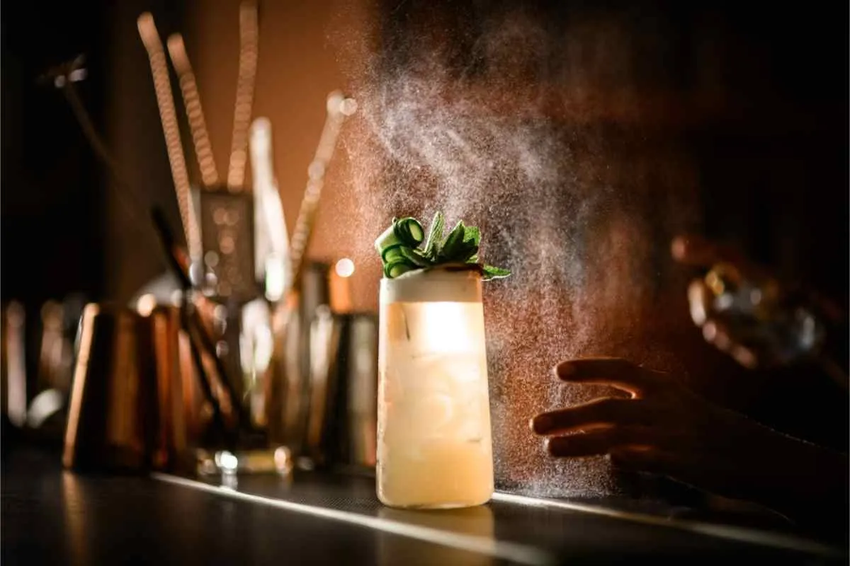 Un cóctel delicioso en una discoteca de Estocolmo