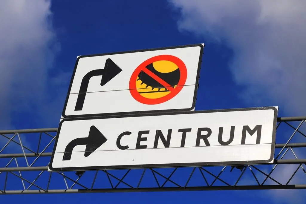 664 road signs in sweden