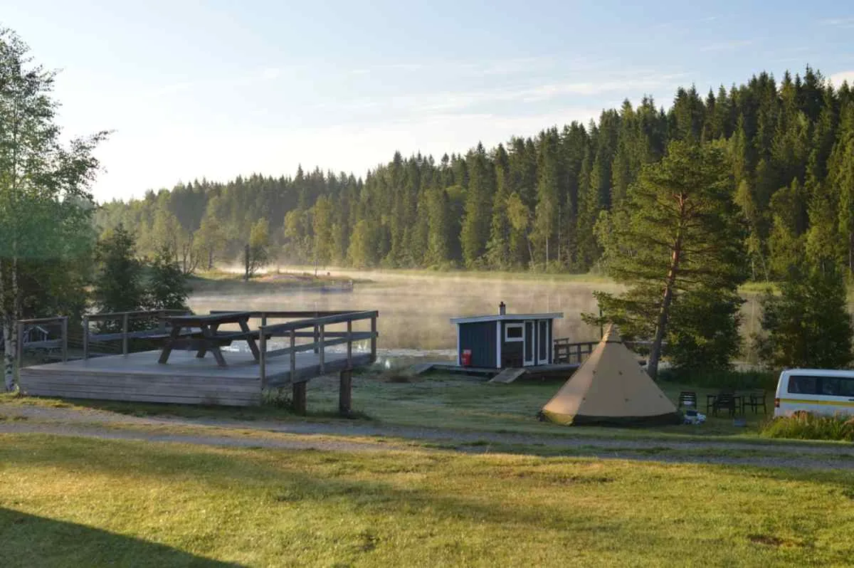 Guide complet du camping en Suède : camping sauvage et conseils