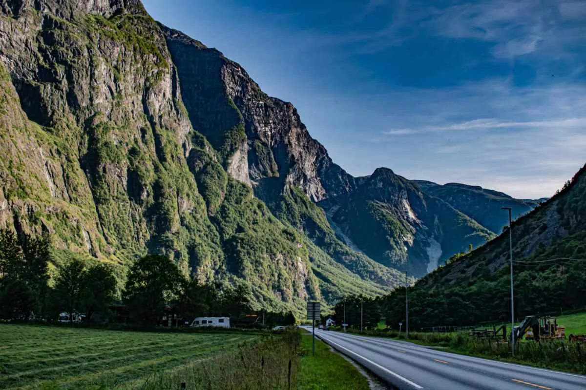 Den ultimata guiden till väg E16 i Norge