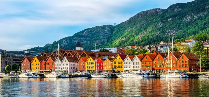 Bergen är en av de vackraste kuststäderna i Norge