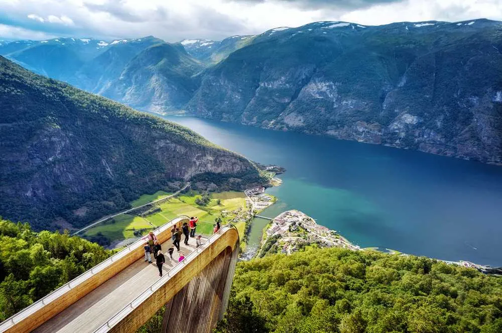 Utsiktsplatsen Stegastein i Nærøyfjorden