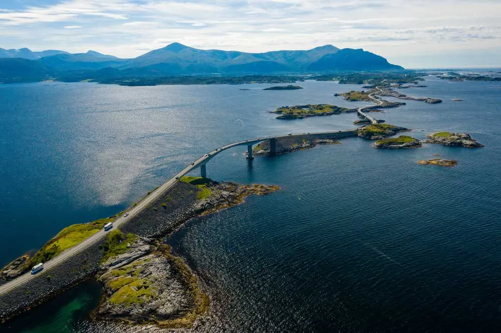 Parti per un viaggio on the road in Norvegia: un viaggio attraverso il capolavoro della natura