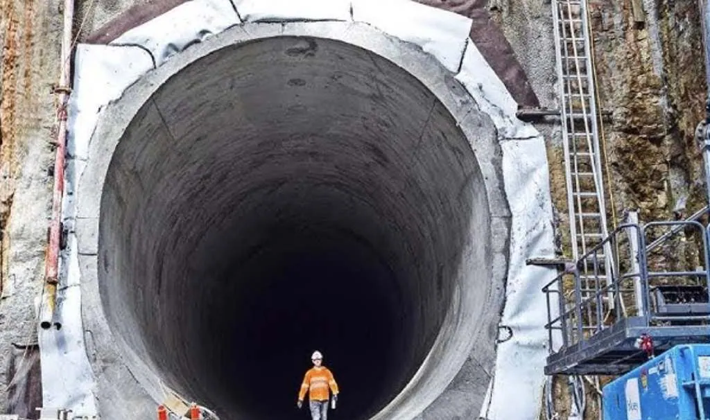 El túnel de Eiksund en obras