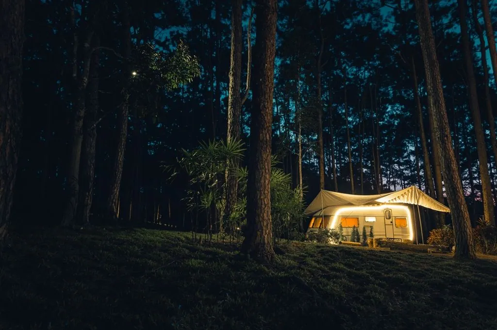 Opplev magien ved glamping i Norge: et luksuriøst eventyr