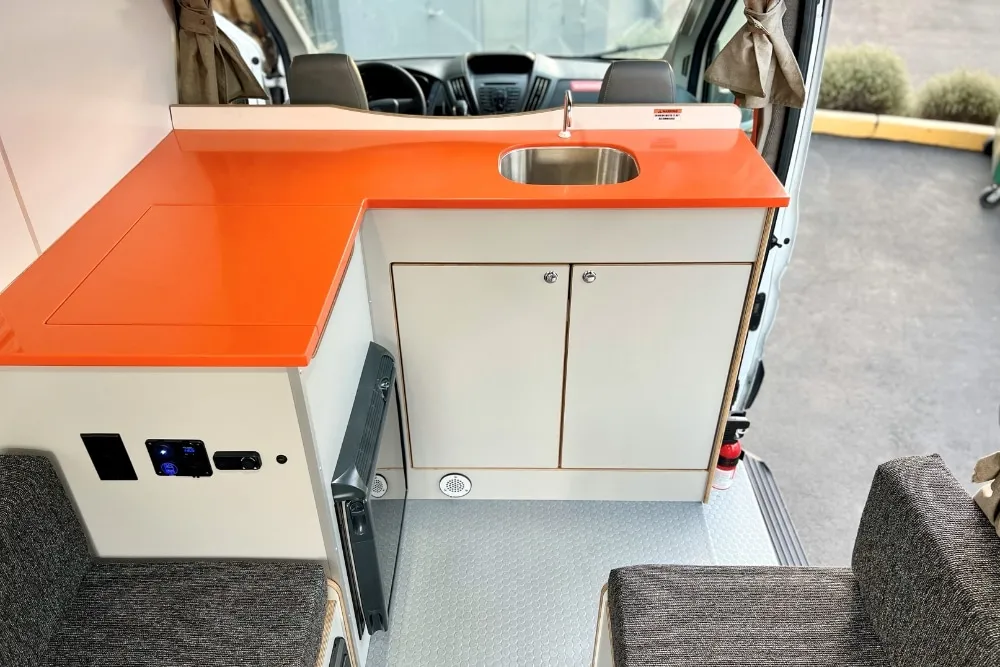 Beeva Camper (Automatic) – Campervans, photo 4