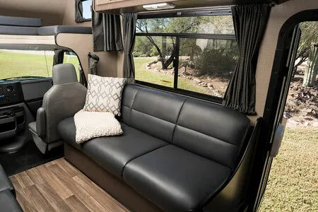 Cruise America Large RV (Automatic) – RVs, photo 13