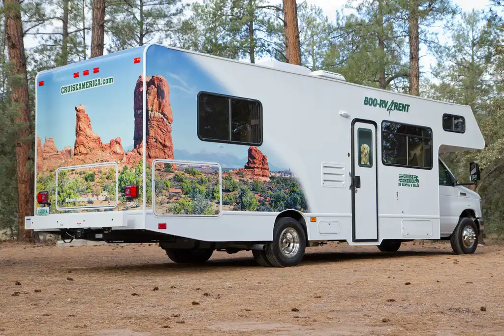 Cruise America Large RV (Automatic) – RVs, photo 19