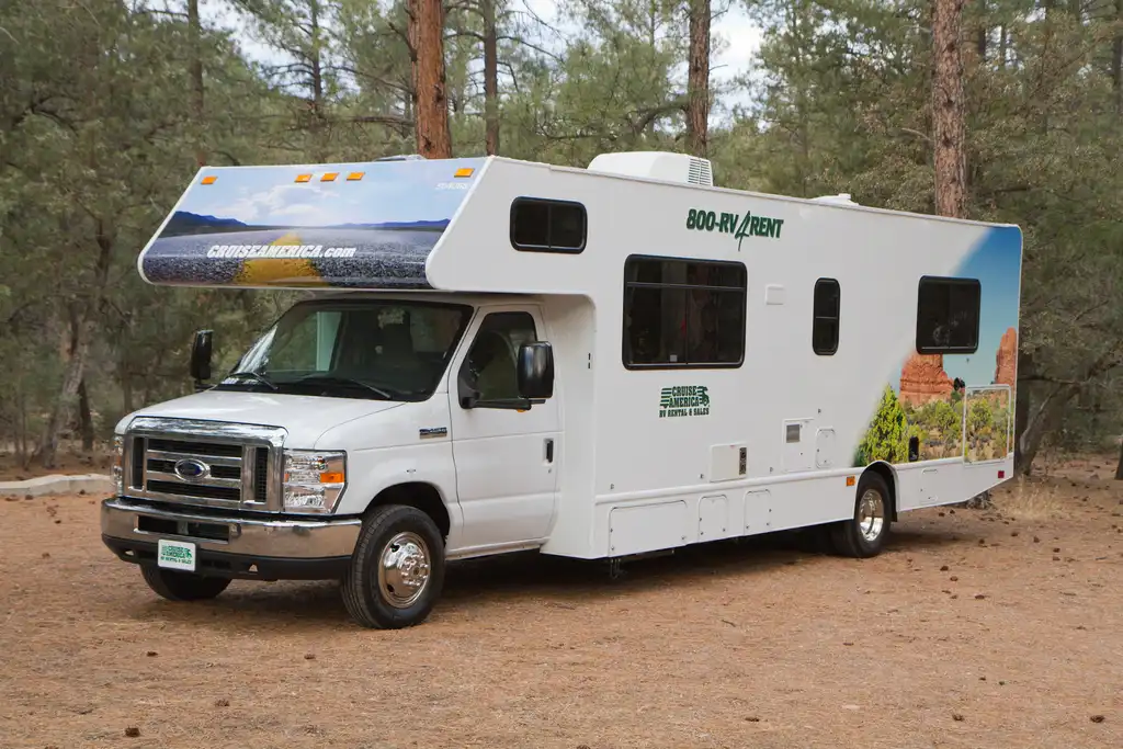 Cruise America Large RV (Automatic) – RVs, photo 17