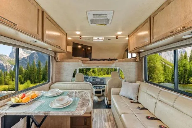 Mighty Class C Large (MT) 27-29ft – RVs, photo 3