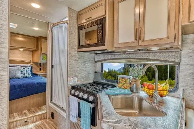 Mighty Class C Large (MT) 27-29ft – RVs, photo 5