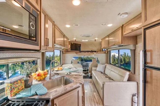 Mighty Class C Large (MT) 27-29ft – RVs, photo 7