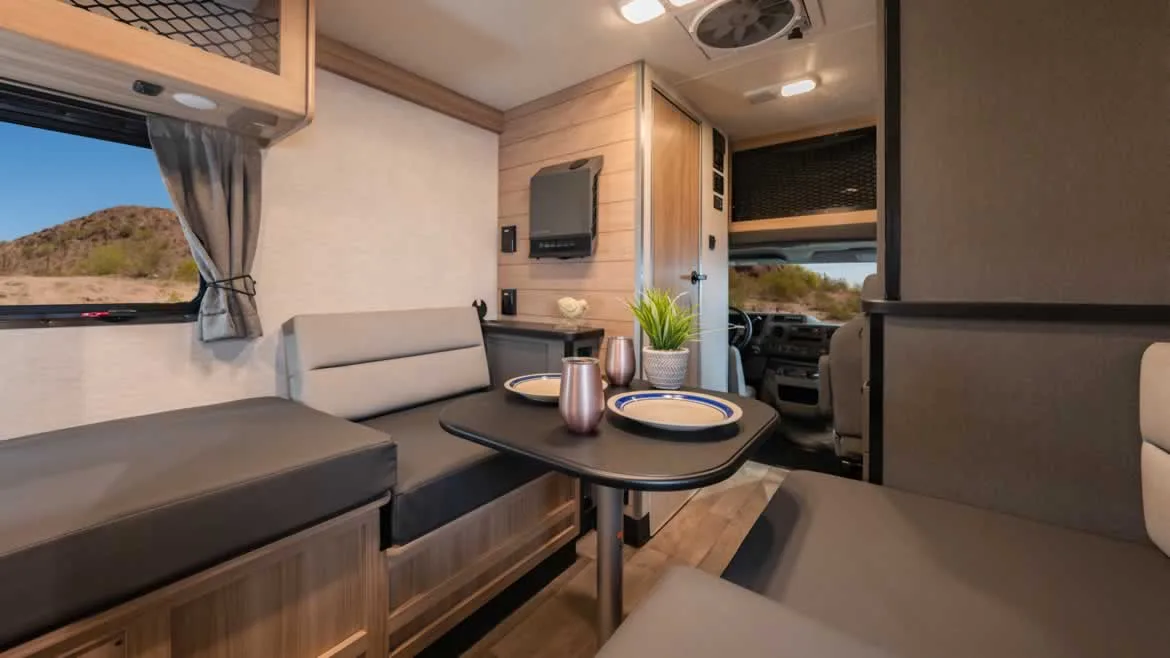 Cruise America Ultra Compact RV (Automatic) – RVs, photo 6