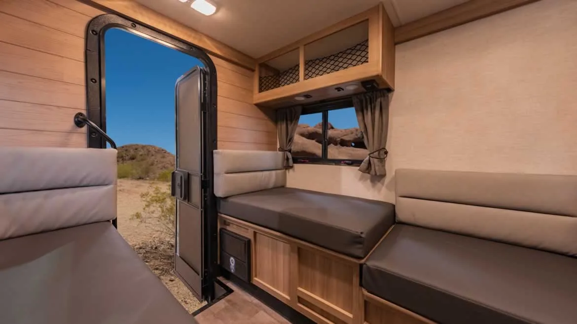Cruise America Ultra Compact RV (Automatic) – RVs, photo 3