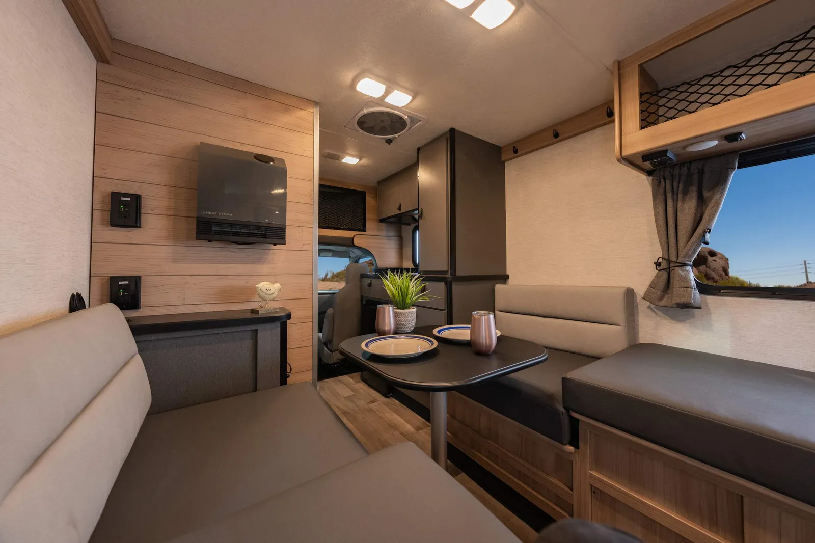 Cruise America Ultra Compact RV (Automatic) – RVs, photo 15