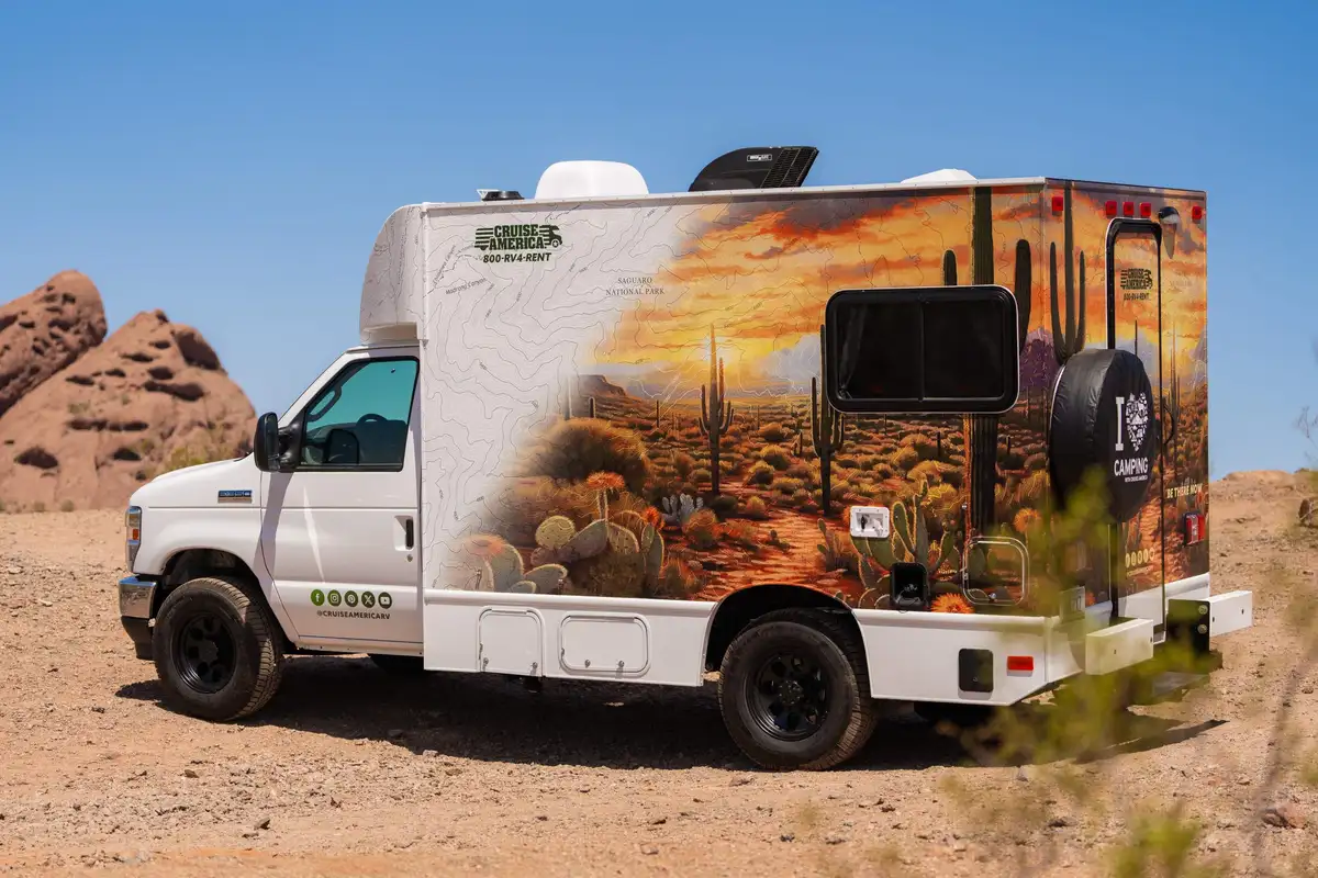 Cruise America Ultra Compact RV (Automatic) – RVs, photo 11
