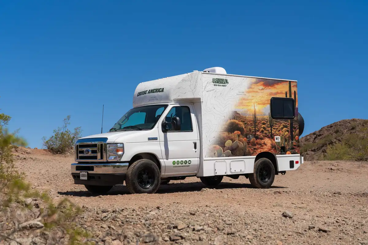 Cruise America Ultra Compact RV (Automatic) – RVs, photo 10