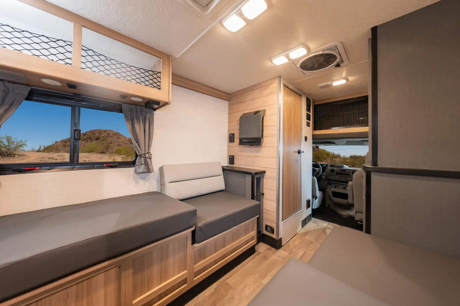 Cruise America Ultra Compact RV (Automatic) – RVs, photo 13