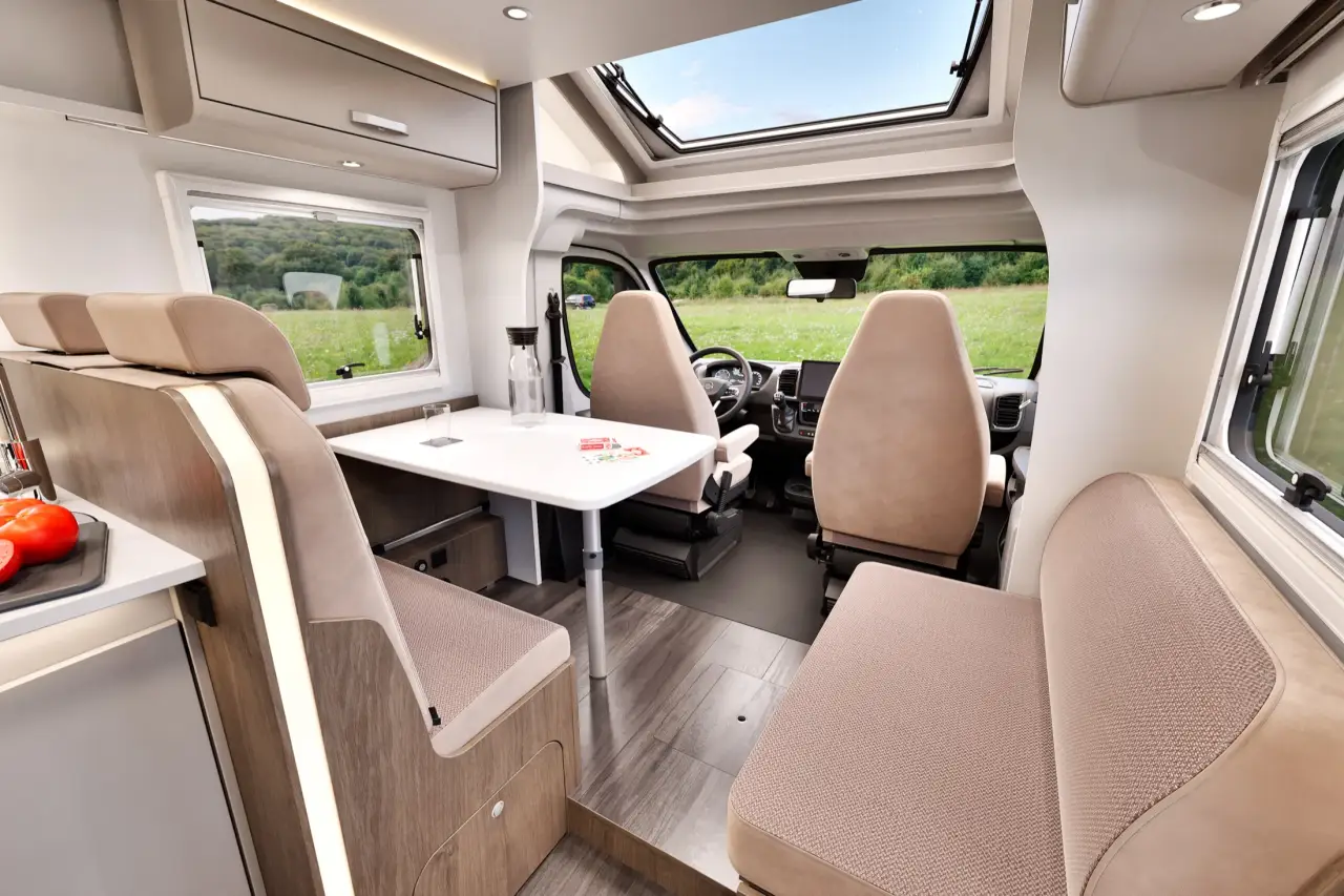 Motorhome Medium (cambio automatico) – Autocaravan, foto 5