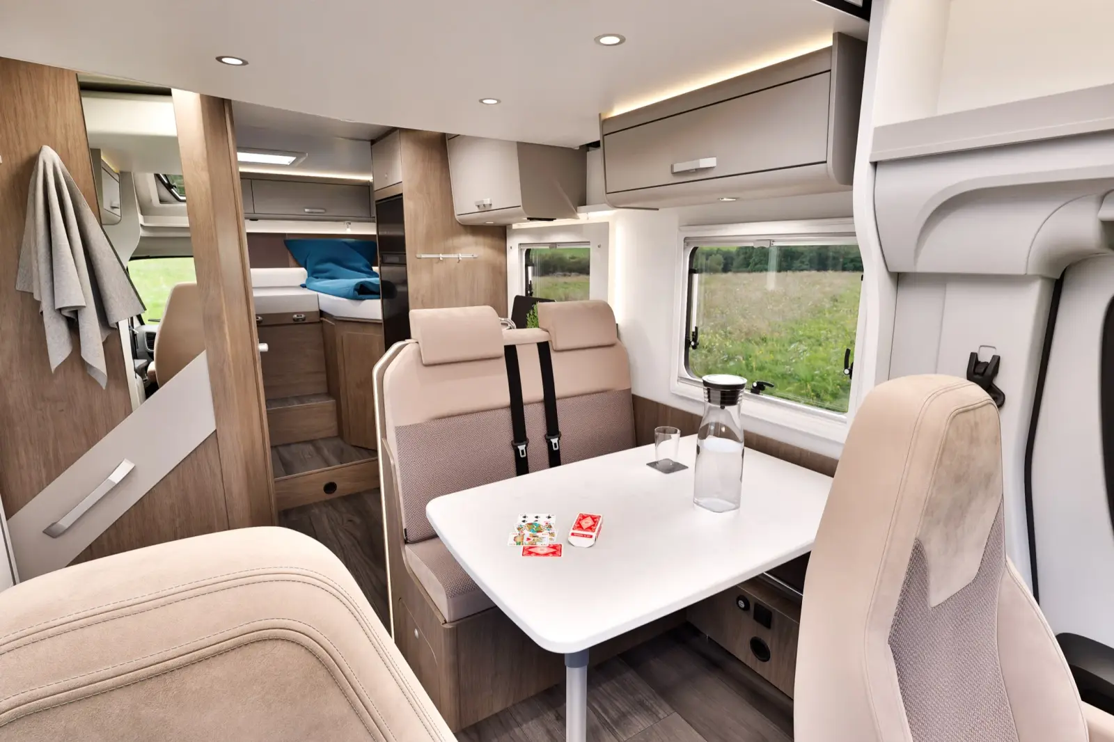 Motorhome Medium (cambio automatico) – Autocaravan, foto 3