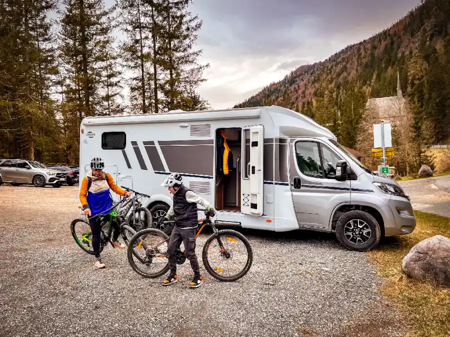 Carado T 447 (manuelle) – Camping-cars, photo 2