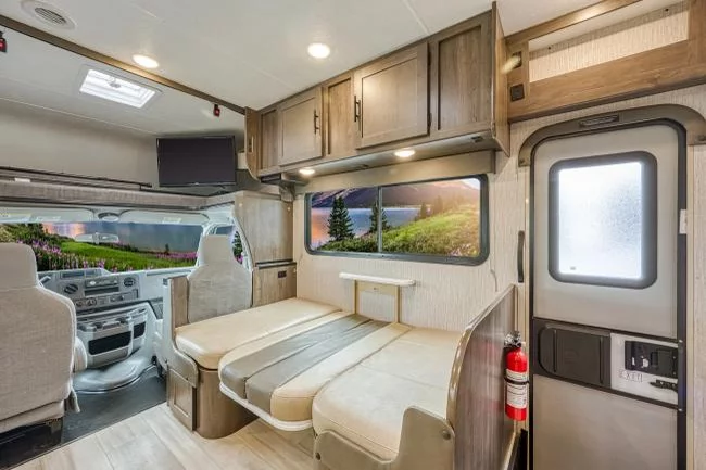 Road Bear Class C W/Slide-Out (P) 26-28' – RVs, photo 4